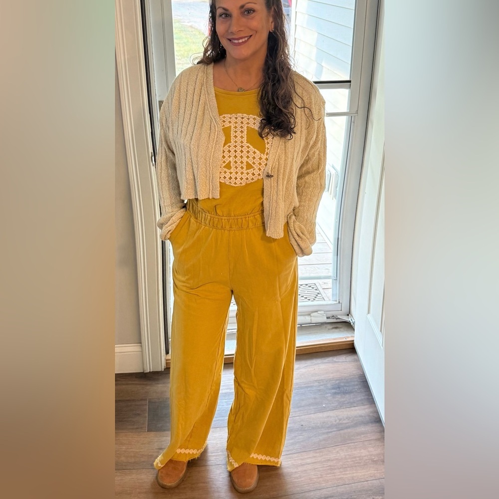 New nwt Umgee Yellow Jumpsuit with Peace Sign pants S M L - Picture 4 of 4